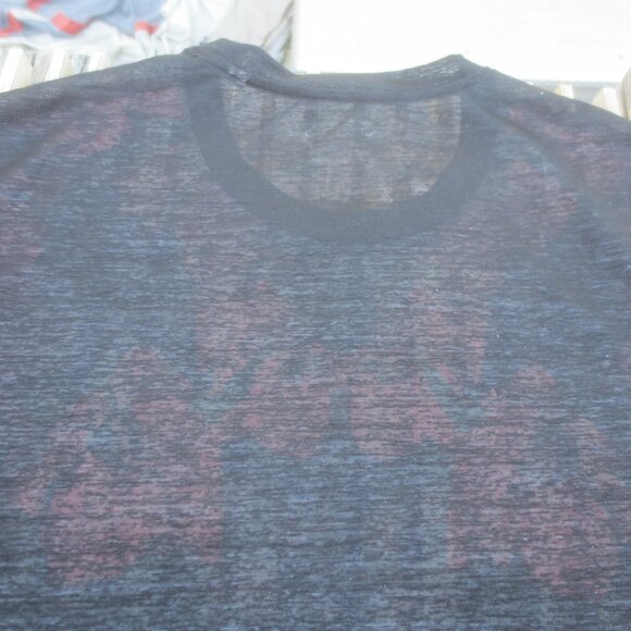 Guess Los Angeles Men's Sexy Sheer Red Rose Black Polyester T-Shirt - Size Large - Picture 7 of 13